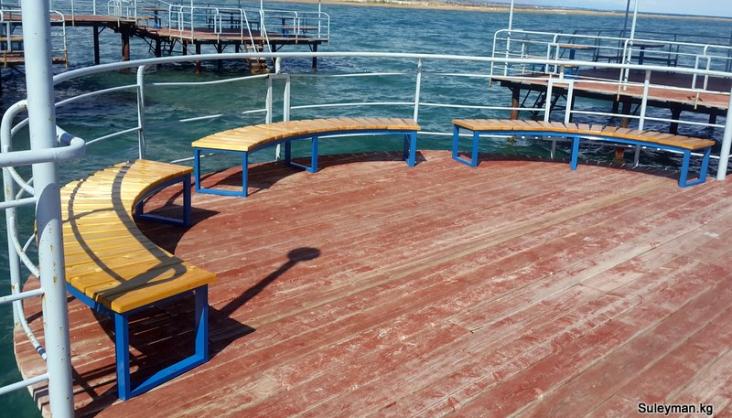 Скамейки лавочки на пирс Иссык-Куль