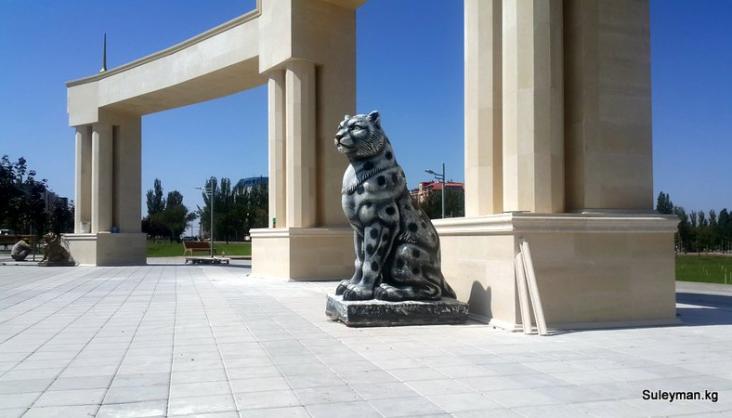 Скульптура Барса для парка