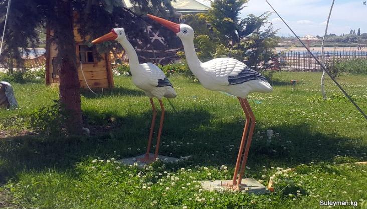 садовые парковые скульптуры аистов