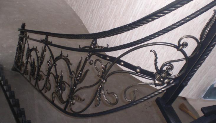 Лестница на второй этаж Бишкек