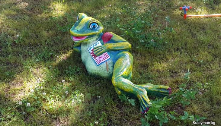 Садовые скульптуры на Иссык-Куле