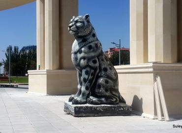 Барс большой сидячий