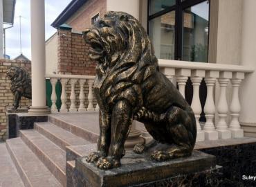 Лев сидячий большой