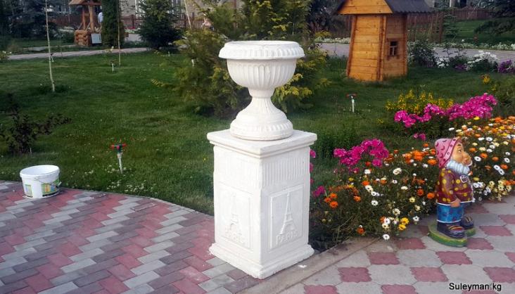 Вазон с тумбой на заказ с логотипом Бишкек Балыкчы Кыргызстан