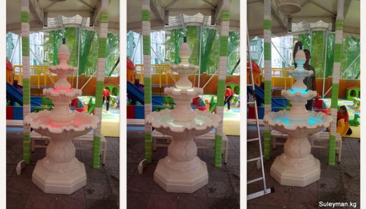 Уличный фонтан