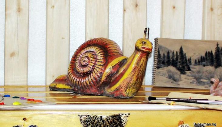 Скульптура улитки.