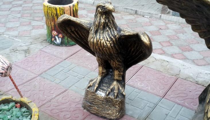 Скульптура статуя беркута купить в Кыргызстане.