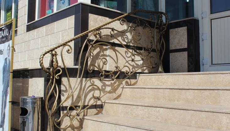 Кованые перила с объемными стойками в г.Джалал-Абад