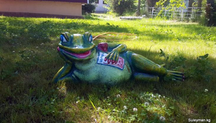 Купить садовую скульптуру лягушки в Бишкеке Кыргызстан